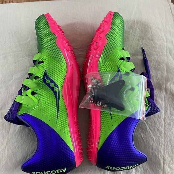 SAUCONY SHOWDOWN 4 RACING SHOES.  COLORS ARE GREEN/PURPLE PINK.  NEW IN … - Picture 4 of 8